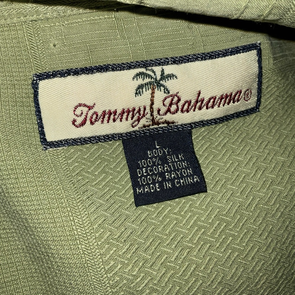 Tommy Bahama Silk Shirt with Tropical Graphic - Picture 10 of 10